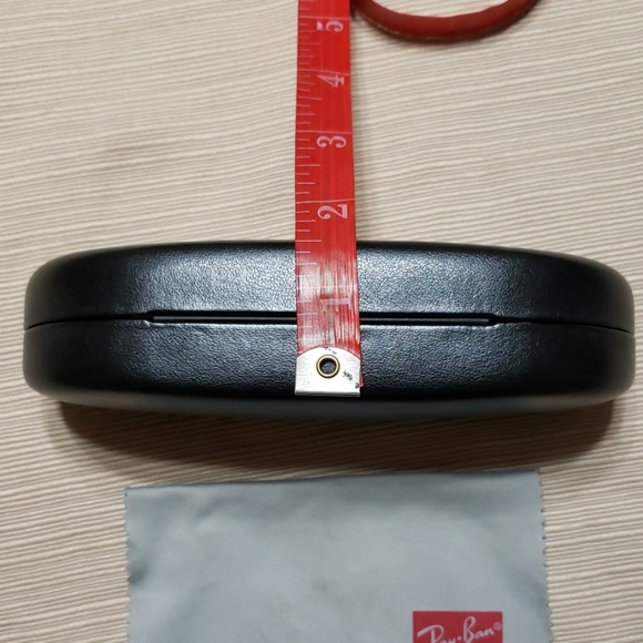 Ray-Ban Glass Case - Picture 4 of 4